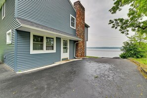 House (6 Bedrooms) | Interior - Lakefront Canandaigua Home w/ Dock & Kayak! (Canandaigua)