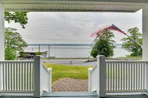 Interior - Lakefront Canandaigua Home w/ Dock & Kayak! (Canandaigua)