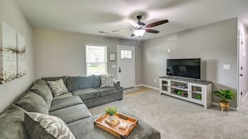 House (3 Bedrooms) | Front of property