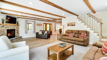 House (5 Bedrooms) | Front of property