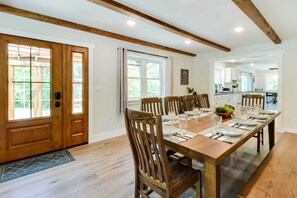 House (5 Bedrooms) | Interior