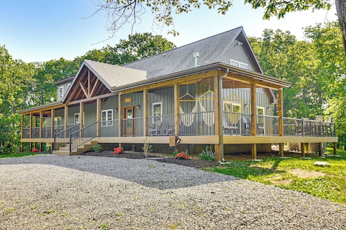 Pickleball Court & Fire Pit: Milton Cabin!