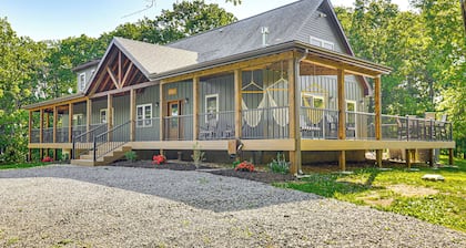 Pickleball Court & Fire Pit: Milton Cabin!
