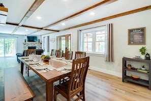 House (5 Bedrooms) | Interior