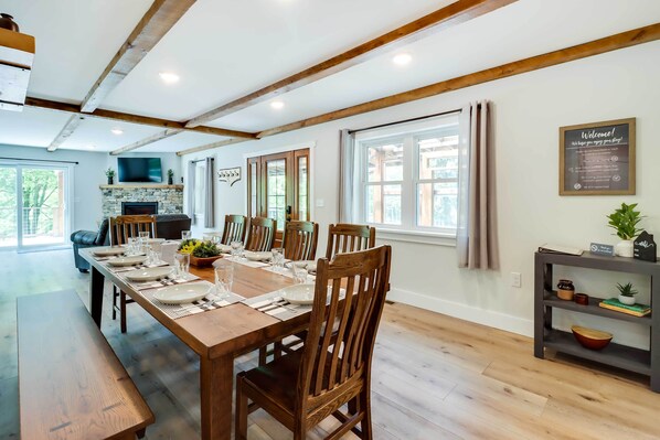 Interior - Pickleball Court & Fire Pit: Milton Cabin! (Milton)
