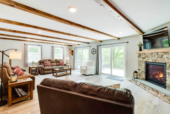 House (5 Bedrooms) | Interior