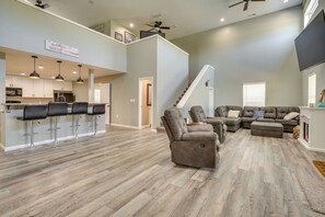 Interior - Waterfront Buckeye Lake Vacation Rental w/ Hot Tub (Thornville)