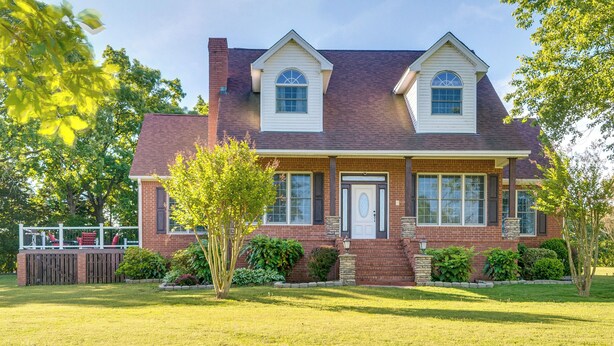 House (4 Bedrooms) | Front of property