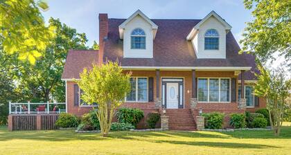 Spacious Greenbrier Vacation Rental on ~ 4 Acres!