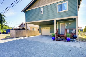 Interior - Waterfront Birch Bay Rental - Walk to Beach! (Blaine)
