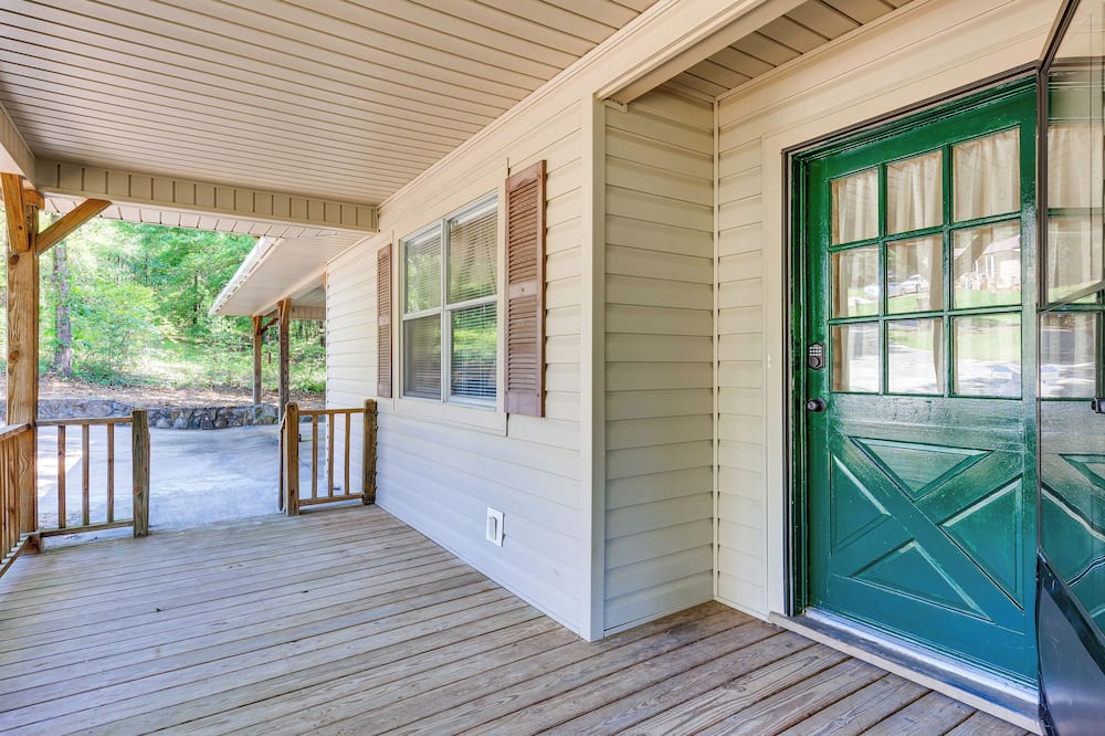Peaceful Alabama Vacation Rental w/ Large Deck - Clarke County, AL