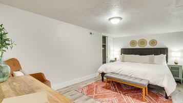 3 bedrooms, laptop workspace, iron/ironing board, free cots/infant beds