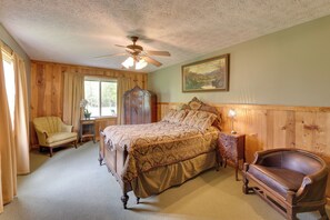 House (1 Bedroom) | Interior - Fraziers Bottom Cabin on 800 Acres of Land w/ Lake (Fraziers Bottom)