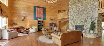 Fraziers Bottom Cabin on 800 Acres of Land w/ Lake
