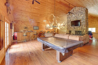 Fraziers Bottom Cabin on 800 Acres of Land w/ Lake