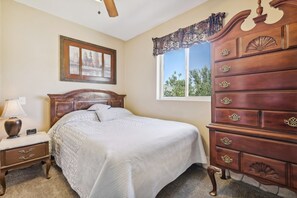 3 chambres, espace de travail pour ordinateur portable