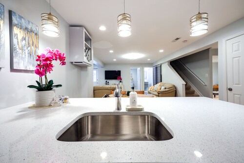 Cozy Herndon Home Near Wineries!