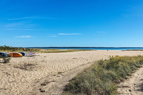 Southold Cottage w/ Patio & Grill - Walk to Beach!