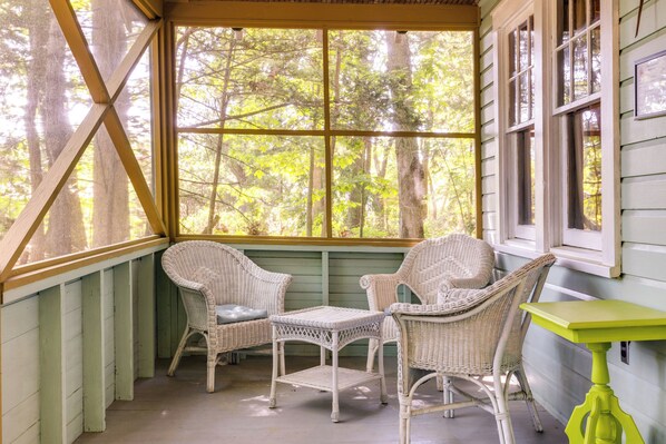 Cottage (2 Bedrooms) | Interior - Southold Cottage w/ Patio & Grill - Walk to Beach! (Southold)