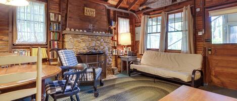 Cottage (2 Bedrooms) | Interior