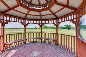 House (2 Bedrooms) | Interior - Northeast Texas Vacation Rental ~ 6 Mi to Commerce (Commerce)