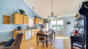 Cottage (2 Bedrooms) | Interior