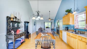 Cottage (2 Bedrooms) | Interior