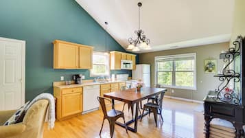 Cottage (3 Bedrooms) | Interior