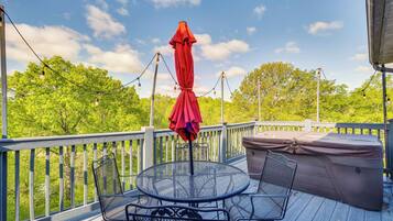 Cottage (2 Bedrooms) | Front of property