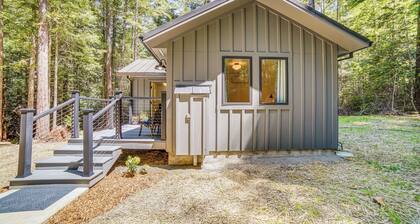 Peaceful Mendocino Cottage Surrounded By Redwoods
