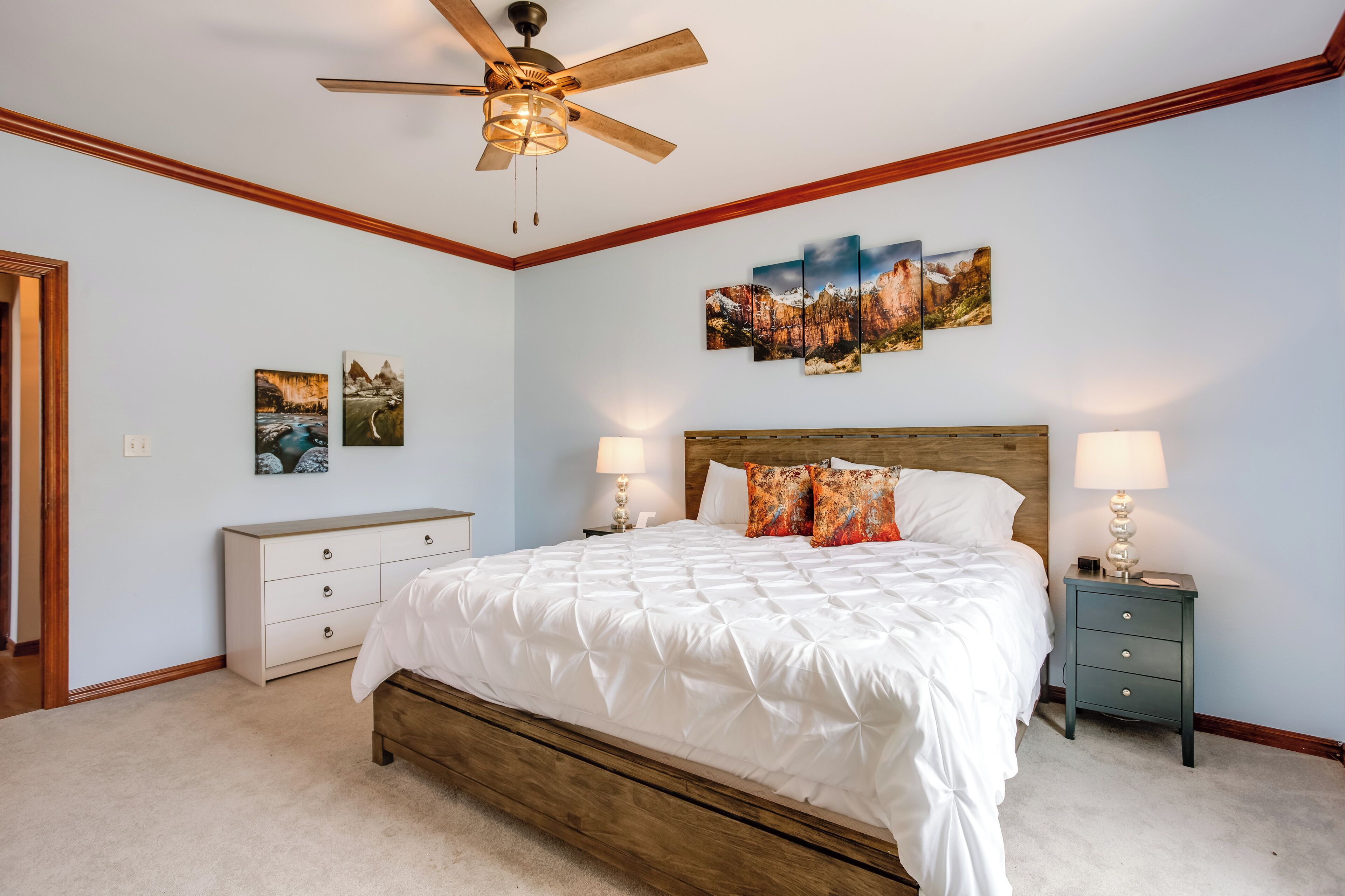 House (4 Bedrooms) | Interior