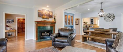 House (4 Bedrooms) | Front of property