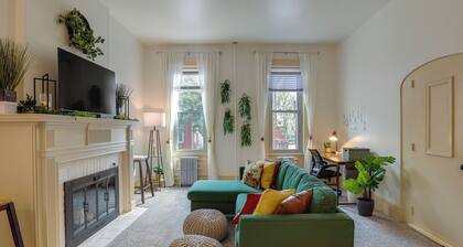 Walk to Restaurants & Shops: Apt in Pennsylvania!