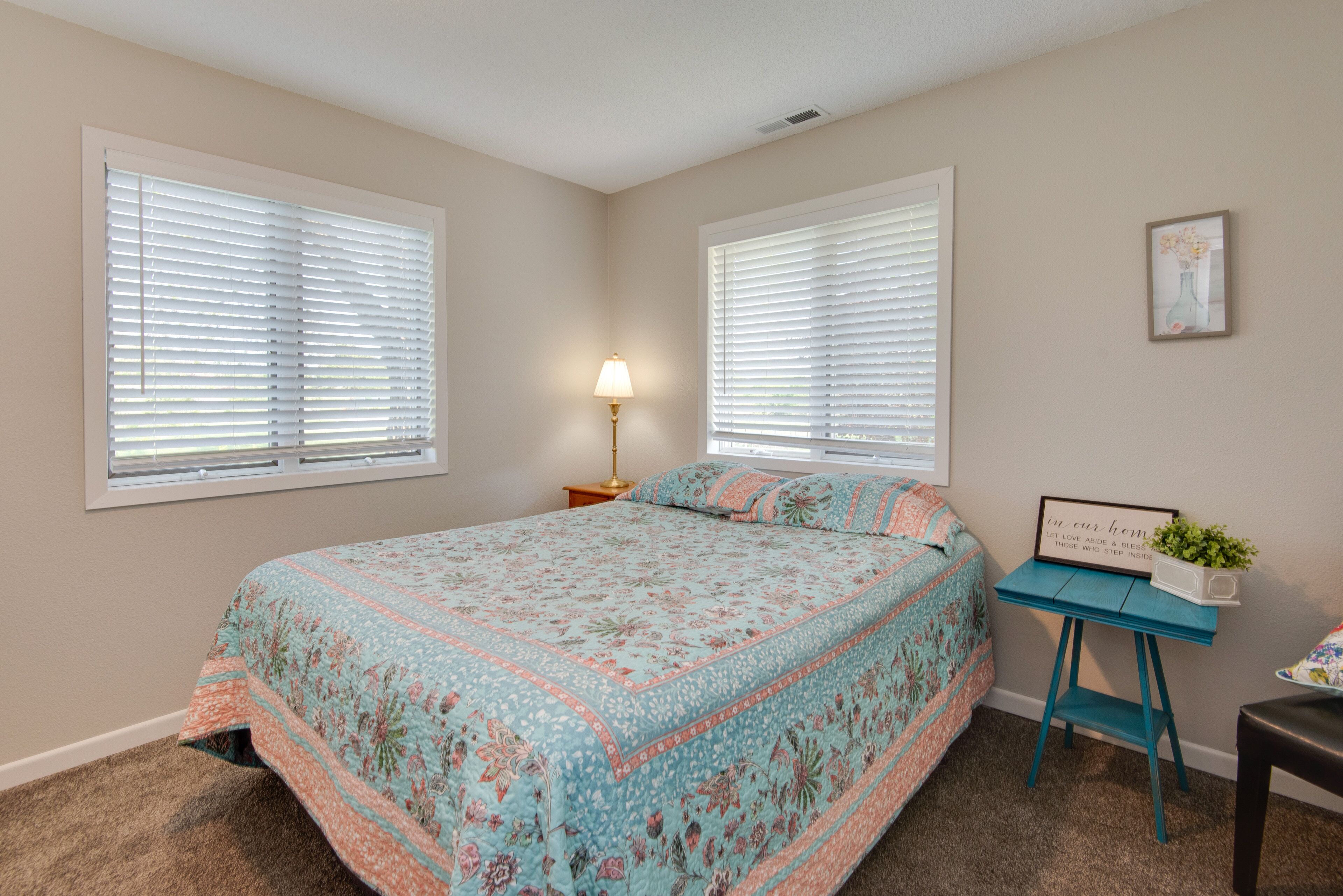 4 bedrooms, laptop workspace, iron/ironing board, bed sheets