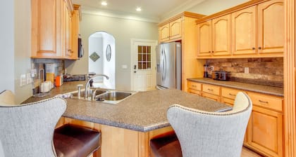 Muscle Shoals Home < 3 Mi to Recording Studios!