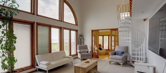 Waterfront Luna Pier Home 14 Mi to Downtown Toledo