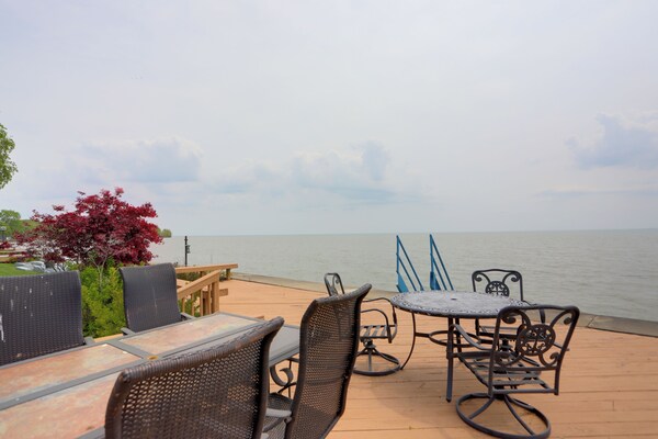 Waterfront Luna Pier Home 14 Mi To Downtown Toledo - Splash Universe, Dundee