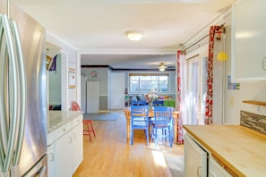 House (3 Bedrooms) | Interior