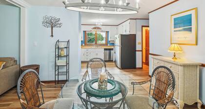 5 Mi to Boardwalk: Myrtle Beach Home Near Golfing