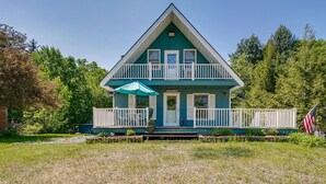Unclassified image, 2 of 29, button - Washington Vacation Rental w/ Lake Access & Grill! (Washington)