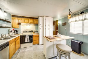 House (2 Bedrooms) | Interior