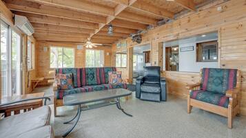 House (Multiple Bedrooms) | Interior