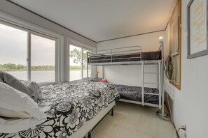 Interior - Decatur House: Fishing, Skiing, & Golfing! (Decatur)