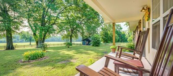 Delaware Vacation Rental: Walk to Lake Dardanelle!