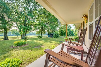 Delaware Vacation Rental: Walk to Lake Dardanelle!
