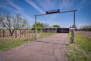 House (2 Bedrooms) | Interior - Stargaze, Hike & Kayak: Cabin Near Copper Breaks! (Crowell)