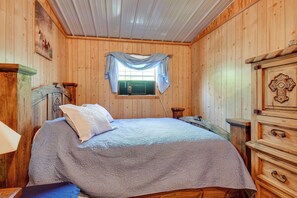 House (2 Bedrooms) | Interior - Stargaze, Hike & Kayak: Cabin Near Copper Breaks! (Crowell)