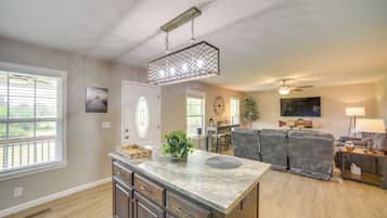 House (2 Bedrooms) | Interior