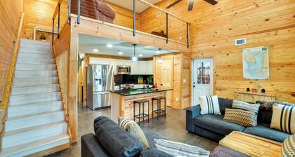 3 Mi to Lake Harney: Home on 6 Acres w/ Fire Pit