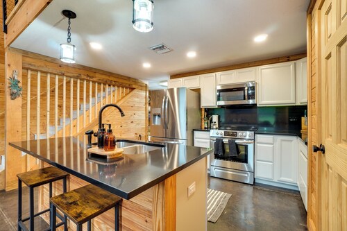 3 Mi to Lake Harney: Home on 6 Acres w/ Fire Pit